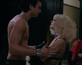 Victoria Justice - Naomi and Ely's No Kiss List (2015)