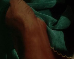 Tara Fitzgerald nude - Sirens (1993)