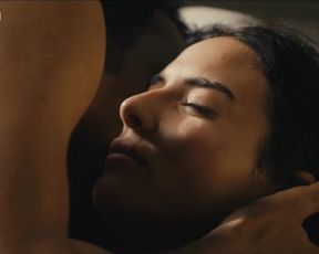 Hot scene Nailia Harzoune Nude - Renaitre (2015) 