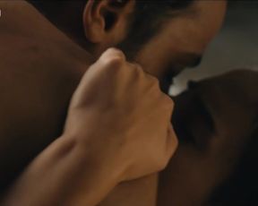 Hot scene Nailia Harzoune Nude - Renaitre (2015) 