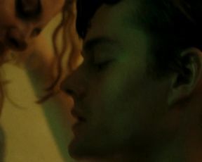 Kristen Stewart nude - On The Road S1E1