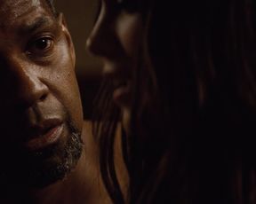 Paula Patton nude - 2 Guns (2013)