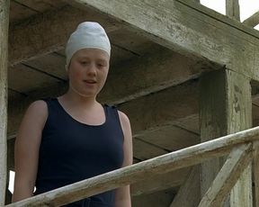 Celebs Maria Valverde, Eva Green nude - Cracks (2009)