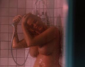 Anna Nicole Smith Nude - To the Limit (1995)