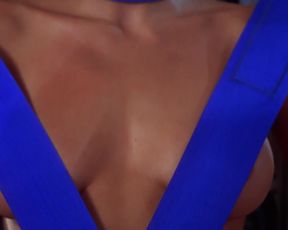 Natasha Henstridge, Sarah Wynter, Raquel Gardner nude - Species II (1995)