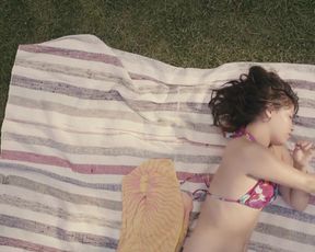 Sonia Vigneault, Noemi Lira Hot, Sexy - Faillir (2012)