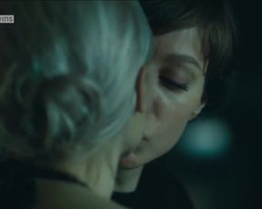 Sexy Mavie Hörbiger, Julia Koschitz - Spuren des Bösen. Begierde (2016) TV show scenes