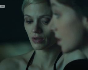 Sexy Mavie Hörbiger, Julia Koschitz - Spuren des Bösen. Begierde (2016) TV show scenes