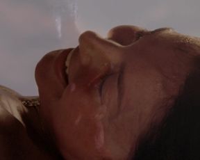 Ashley Judd nude - Bug (2006)