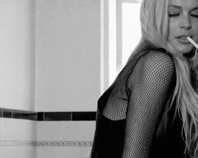 Topless scene Lindsay Lohan Nude - Lindsay's Private Party (2009) 