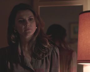 TV show scene Keri Russell nude - The Americans S04E05 (2016) 