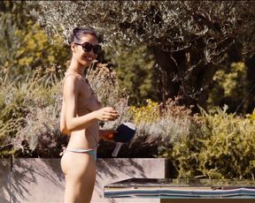 Hot actress Dasniya Sommer nude in crazy movie - Affenkonig (Monkey King) (2016) 