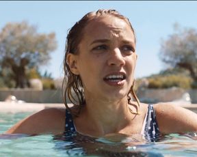 Hot actress Dasniya Sommer nude in crazy movie - Affenkonig (Monkey King) (2016) 