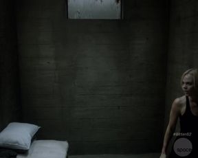 Hot celebs video Laura Vandervoort nude - Bitten (2015) 