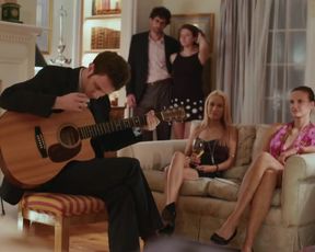 Maria Dizzia Nude - Fits and Starts (2017)