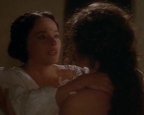 Hot scene Laura Antonelli, Clelia Rondinella Nude - La Venexiana (1986) 