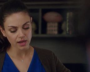 Sexy Leah McKendrick Nude - Bad Moms (US 2016)