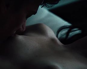 Hot scene Nathalia Dill, Lívia De Bueno Nude - Paraísos Artificiais (BR 2012) 