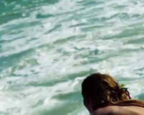 Hot scene Nathalia Dill, Lívia De Bueno Nude - Paraísos Artificiais (BR 2012) 