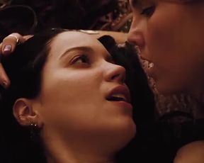 Hot scene Nathalia Dill, Lívia De Bueno Nude - Paraísos Artificiais (BR 2012) 