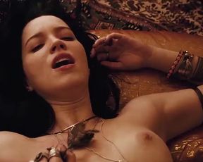 Hot scene Nathalia Dill, Lívia De Bueno Nude - Paraísos Artificiais (BR 2012) 