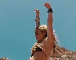 Hot scene Nathalia Dill, Lívia De Bueno Nude - Paraísos Artificiais (BR 2012) 