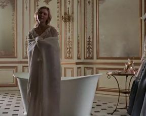 Sexy Kirsten Dunst Nude - Marie Antoinette (2006) 