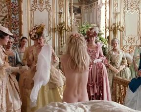Sexy Kirsten Dunst Nude - Marie Antoinette (2006) 