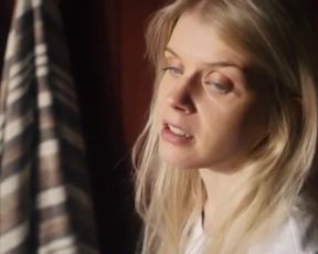 Hot actress Alina Tomnikov Nude - Donna s01 (2018) 