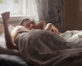 Hot actress Alina Tomnikov Nude - Donna s01 (2018) 