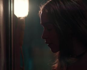 Sexy Emilia Clarke nude - Terminator Genisys (2015) 