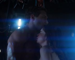 Sexy Emilia Clarke nude - Terminator Genisys (2015) 