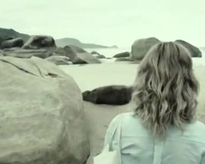 Hot celebs video Mariana Ximenes, Claudia Ohana Nude - Zoom (2015) 