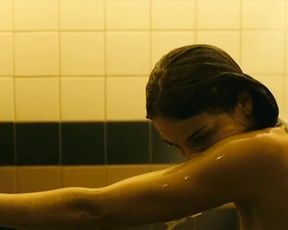 Actress Michelle Monaghan nude - Trucker (2008)