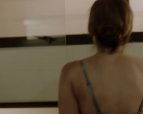 Sarah Dumont Sexy - Serpent (2017)