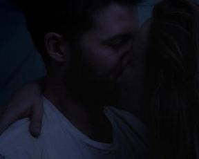 Sarah Dumont Sexy - Serpent (2017)