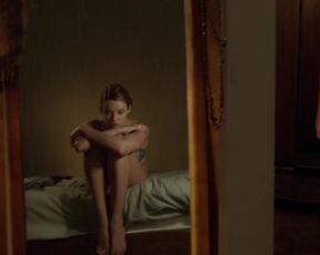 Sarah Dumont Sexy - Serpent (2017)