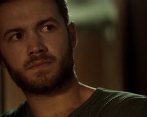 Sarah Dumont Sexy - Serpent (2017)