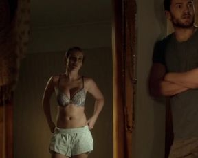 Sarah Dumont Sexy - Serpent (2017)