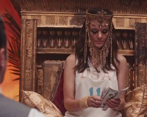 TV show scene Frankie Shaw, Samara Weaving - SMILF s01e03 (2017) 