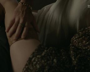 Naked scene Paulina Chapko Nude - Miasto skarbow s01e09 (2017) TV show nudity video