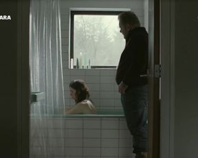 TV show scene Margo Verhoeven, Saskia Temmink Nude - Van God Los s04e02 (2017) 