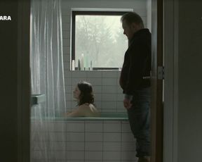 TV show scene Margo Verhoeven, Saskia Temmink Nude - Van God Los s04e02 (2017) 