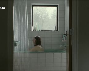 TV show scene Margo Verhoeven, Saskia Temmink Nude - Van God Los s04e02 (2017) 