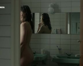 TV show scene Margo Verhoeven, Saskia Temmink Nude - Van God Los s04e02 (2017) 