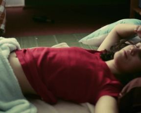 Naomi Achternbusch, Clara Schramm Nude - Blind & Hasslich (2017)