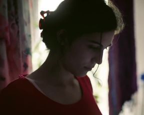 Naomi Achternbusch, Clara Schramm Nude - Blind & Hasslich (2017)