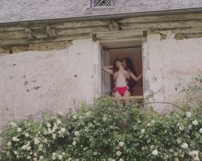 Celebs Laura Beckner, Carolina Thiele Nude - (le) Rebound (2016)