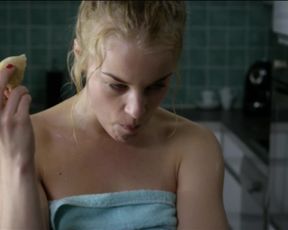 Ida Engvoll - Der Kommissar und das Meer s01e17 (2015) celebrity hot video scene