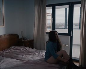 Elena Popa - Autoportretul Unei Fete Cuminti (2015) actress nude video